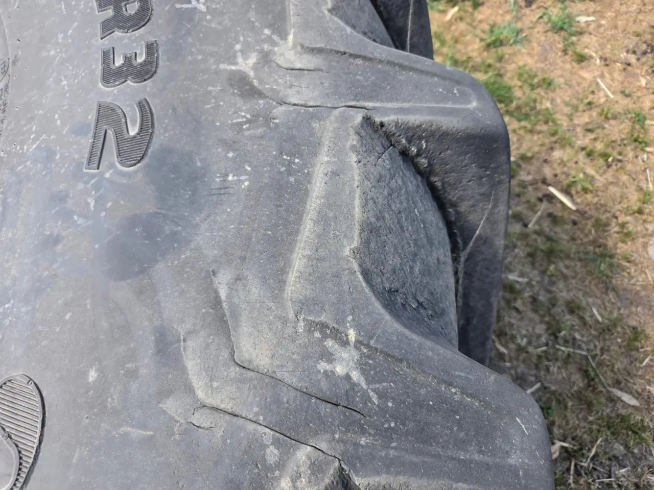 Used - Goodyear 900/60R32 Header Tyre - photo 4