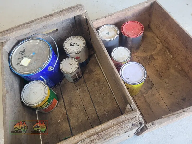 2x Boxes of Paints - photo 1