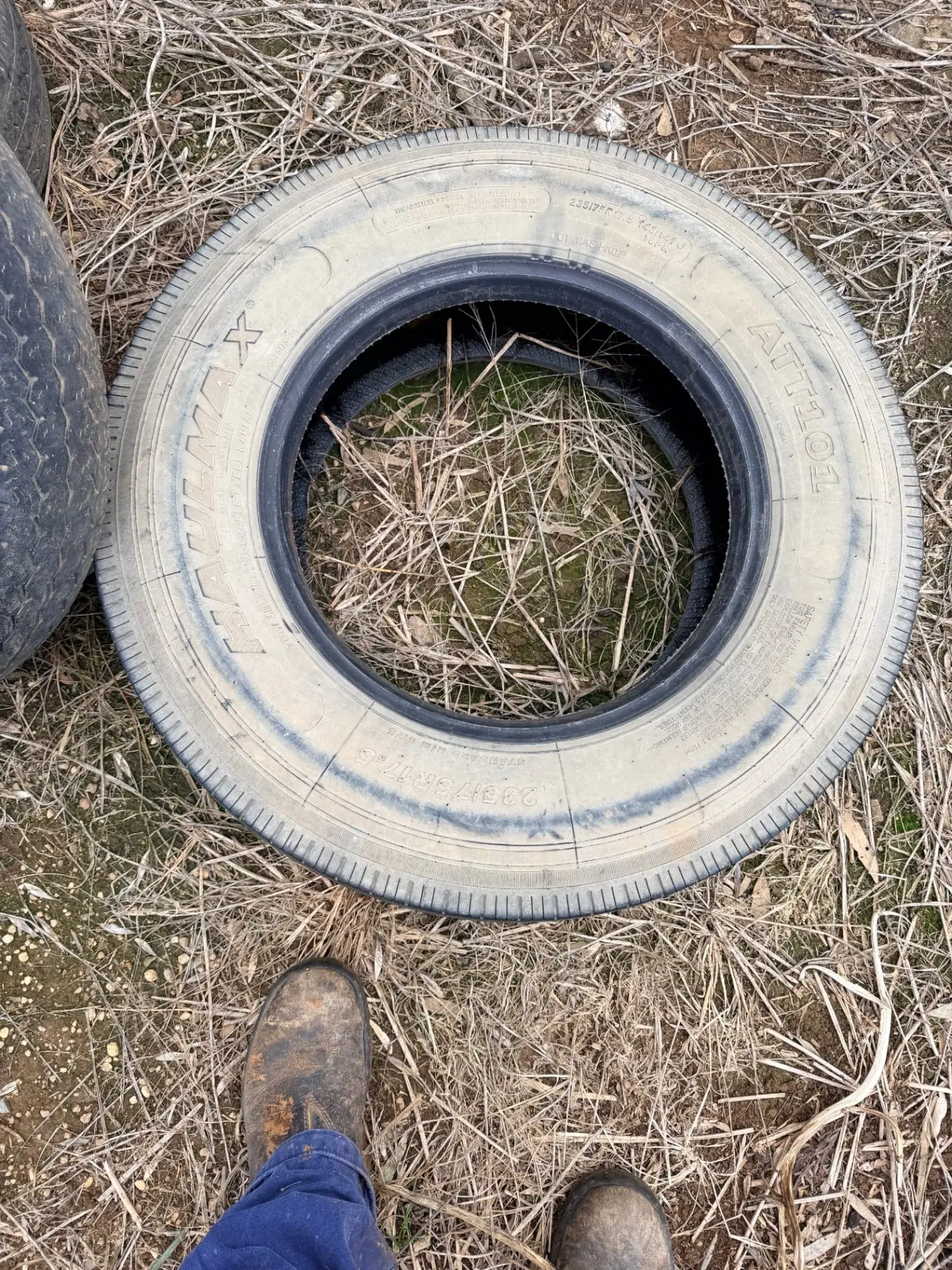 235/75R17.5 truck tyre - photo 3