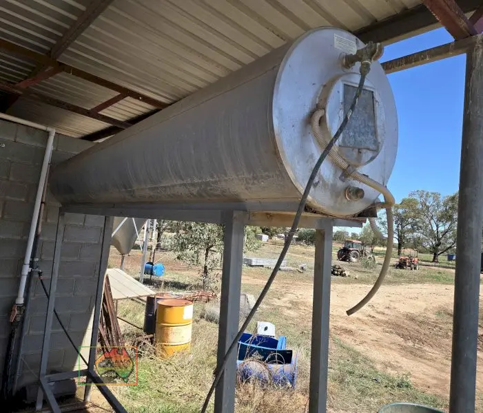 Solar Edwards hot water unit - photo 2