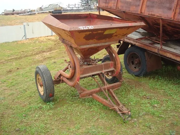 New Holland Trailing Super Spreader - photo 2