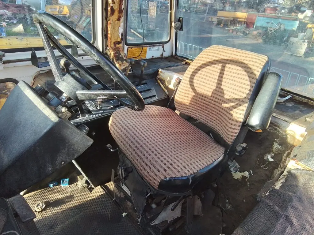 Case Agri-King 2090 Tractor - photo 7