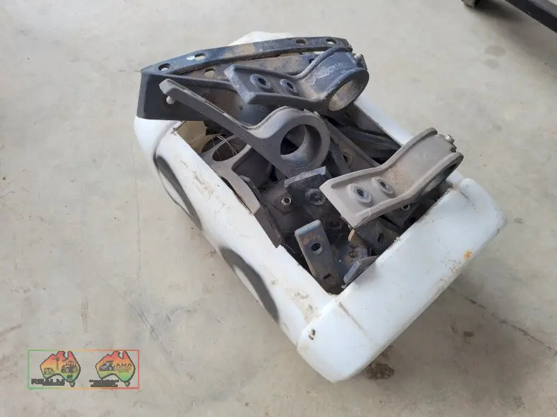 20x Plastic Mudguard Brackets & Backing Strips (Kyabram Vic.) - photo 3