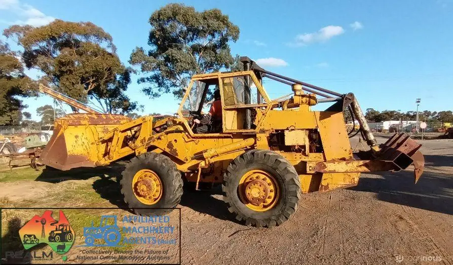 Case W10E Industrial Loader - photo 2