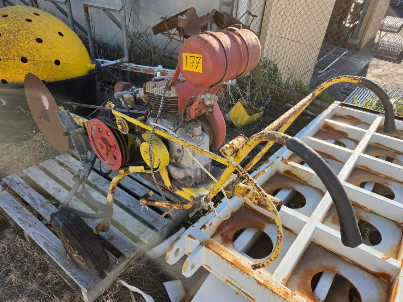 Mobilco Drop Saw - photo 3