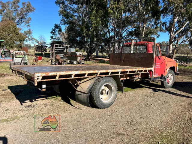 IH-1610A Tip Truck - photo 3