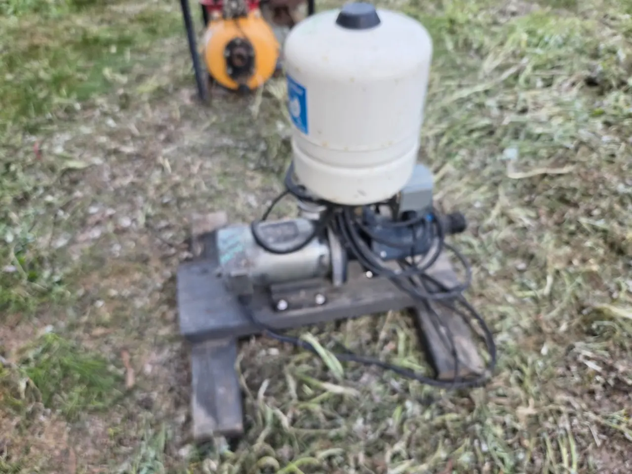 Used - 240v Domestic Pressure Pump - photo 3