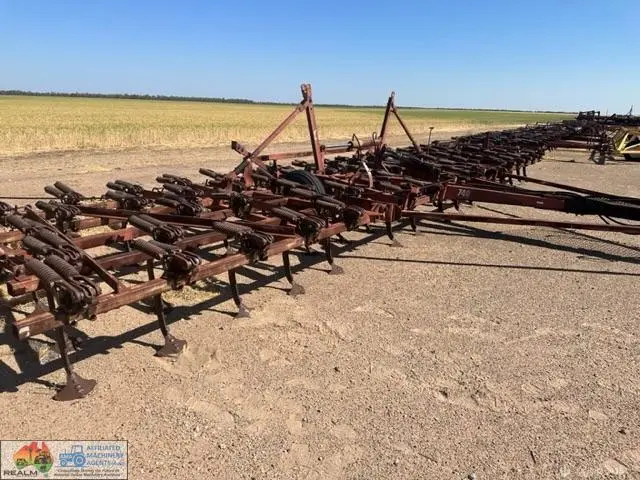 740 International - Folding Scarifier - 69 Tynes - photo 1