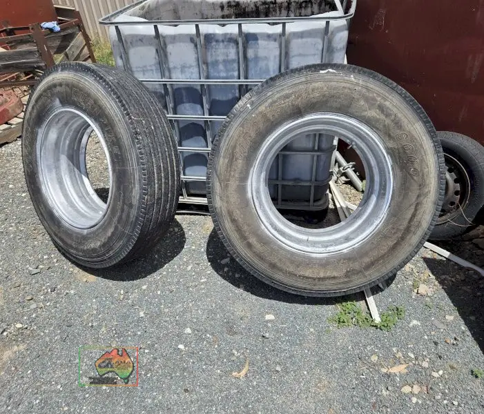 Pair of 11R22.5 Spider Rims with Steer Tyres - photo 2