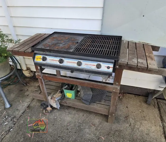 4 Burner Gas BBQ on Timber Trolley - photo 2