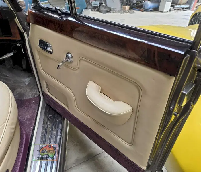 Fully Restored 1965 Silver Cloud III - photo 7