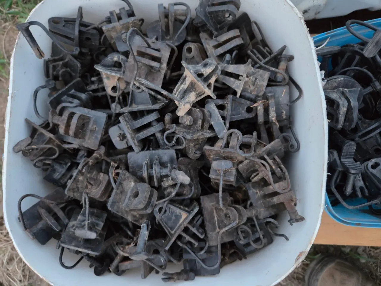 Used - Bucket (D) of Electric Fence Insulators - photo 2