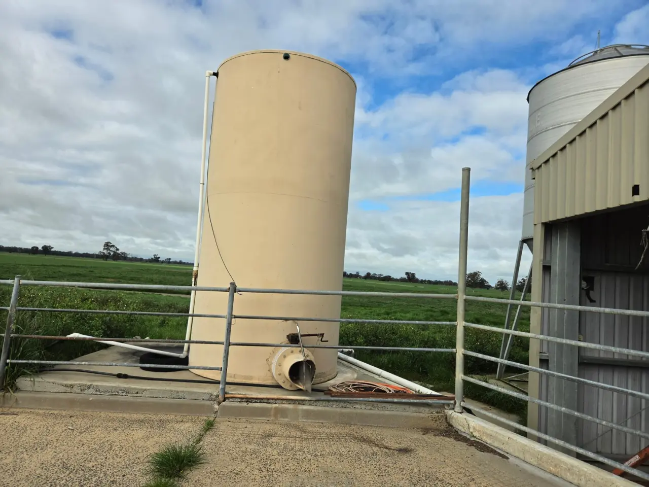 Fibreglass Dairy Flood Wash Tank - photo 1