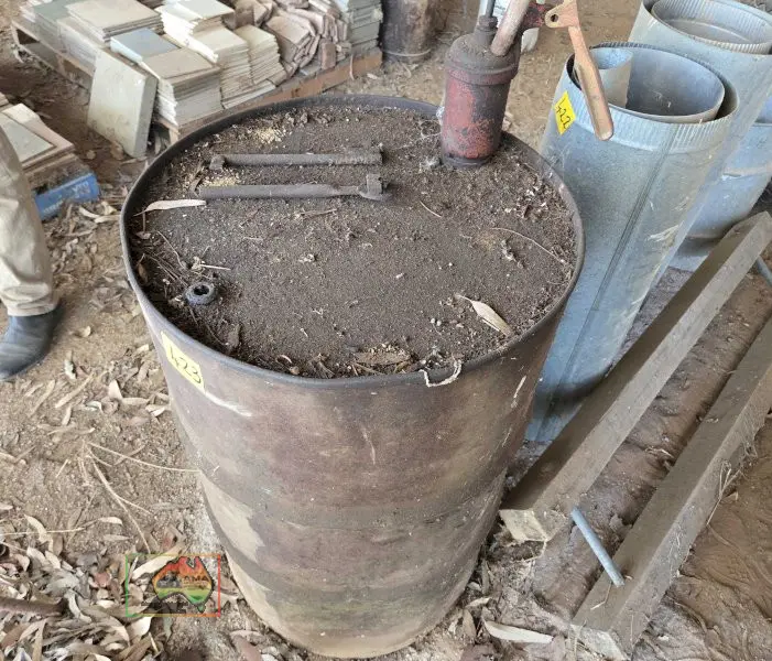 Oil Drum with Pump - photo 1