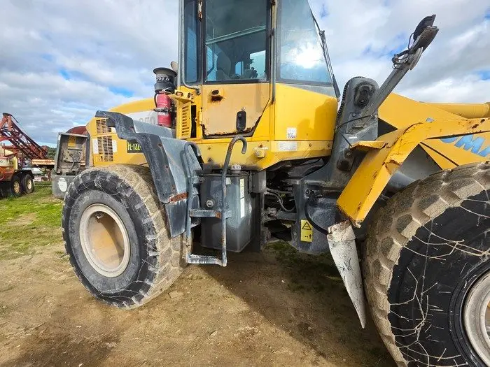 Komatsu WA250-5H Front End Loader - photo 7