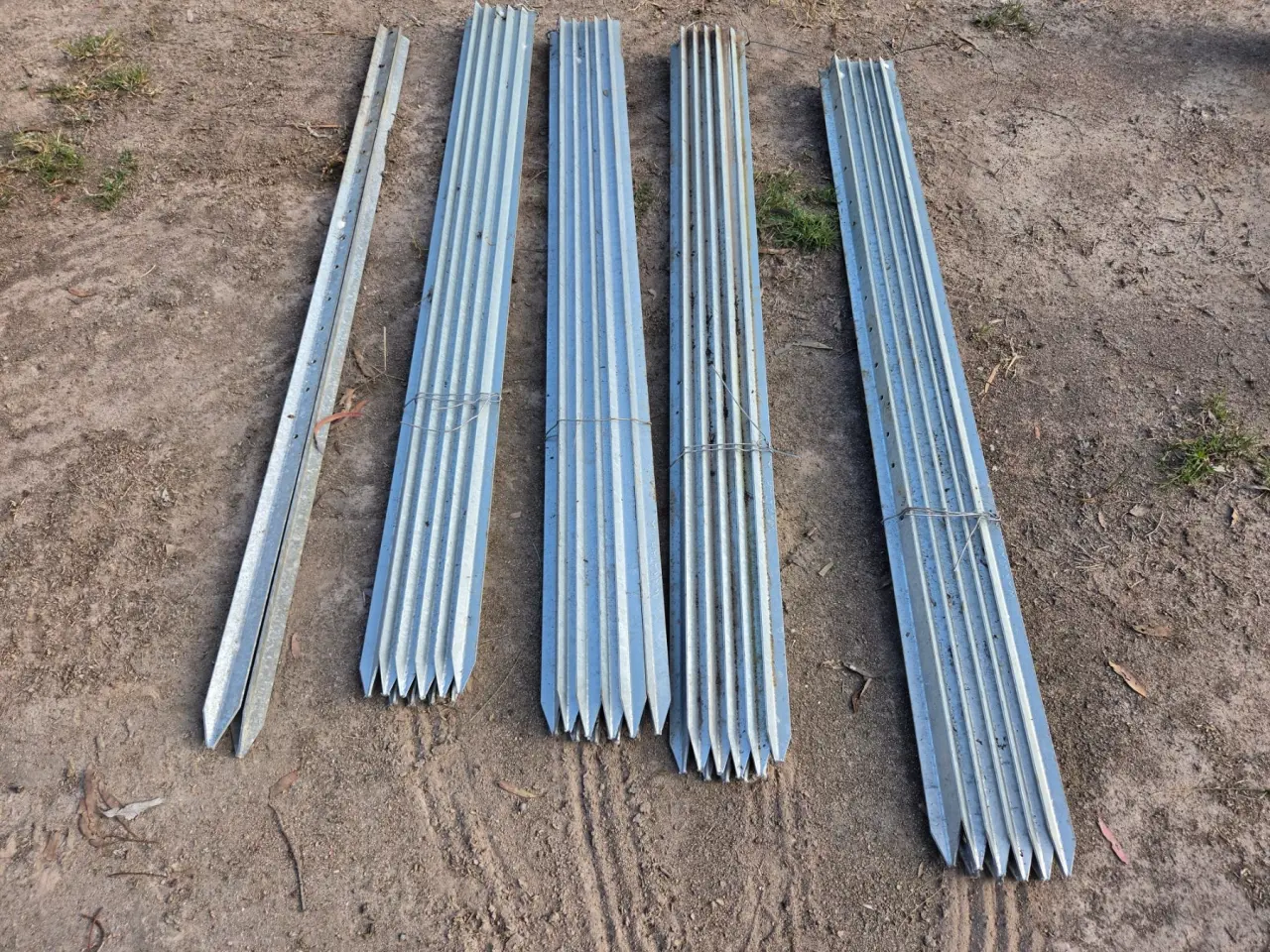 New - 42x 1650mm Waratah Galv. Fence Posts. - photo 3