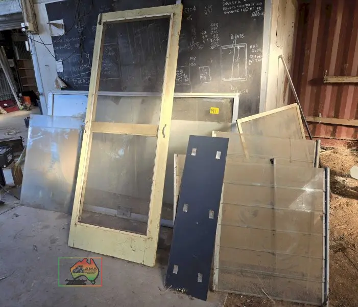 Assorted Window Frames, Fly Screens & Louvre's - photo 1