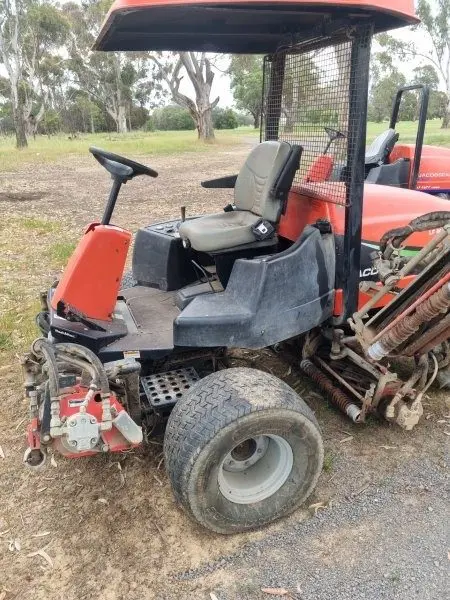 Used - Jacobsen LF4677 Fairway 4WD Mower - photo 6