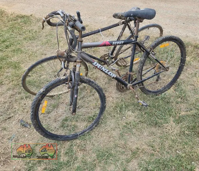 2x Push Bikes - photo 1