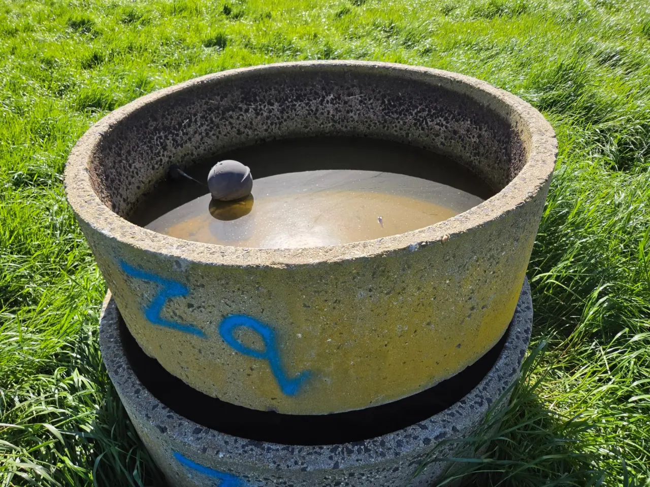 4ft Stock Trough with Ball Valve (Zq) - photo 1