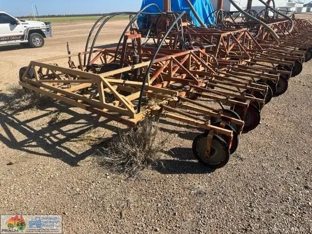 T 220 - Gyral Seeder zero till - 54 f - - photo 2