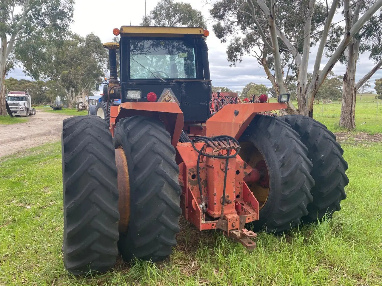 1980 Versatile 555 Tractor - photo 3