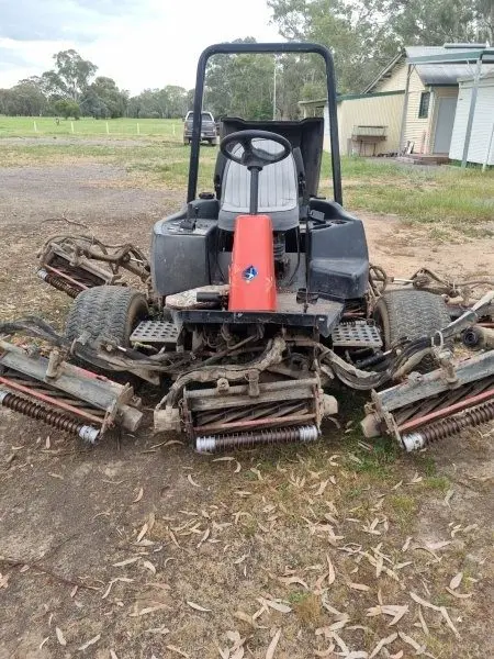 Used - Jacobsen LF4677 Fairway 4WD Mower - photo 2
