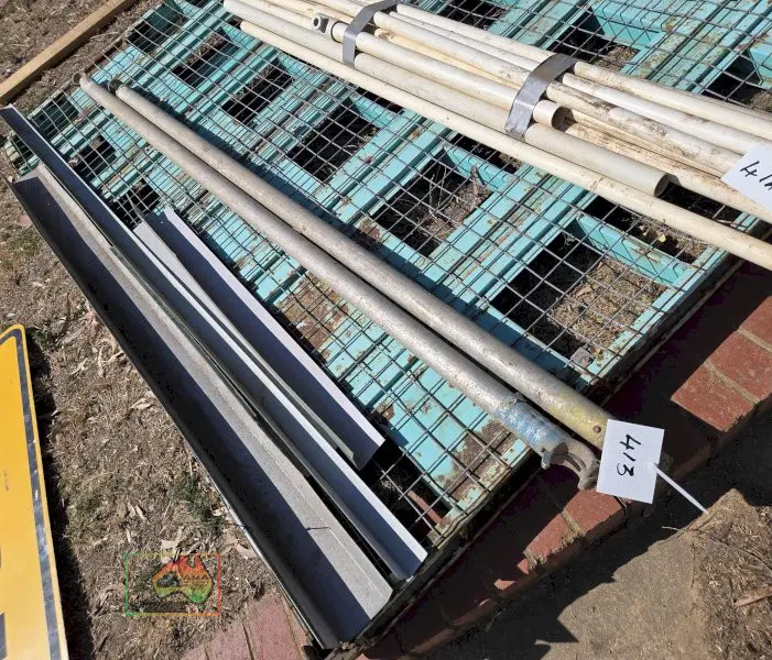 2x Scaffold Stays - photo 1