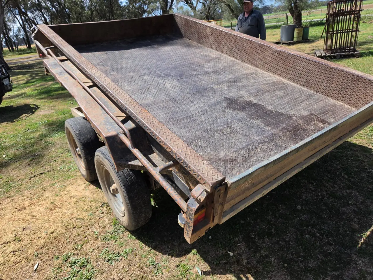 Used - 2007 Armstrong 10x6ft Tipping Tandem Trailer - photo 9