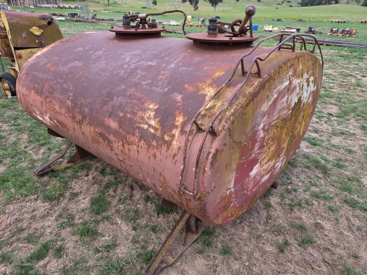 Used - 2 Compartment Fuel Tank - photo 3