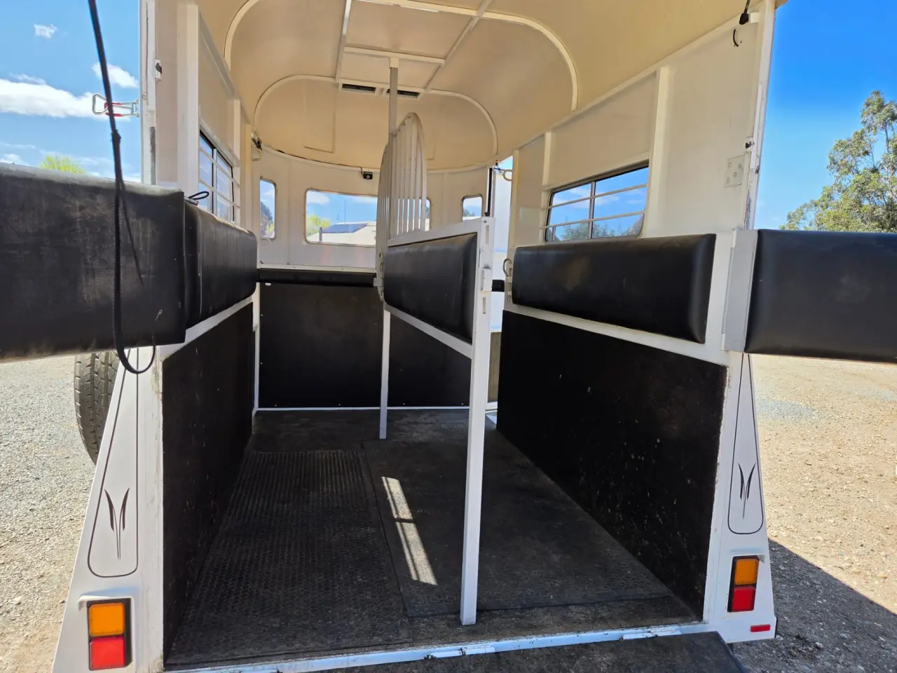 Used - 2012 Tender Deluxe Twin Horse Float (VIN:6T9T27V97CODAZ005) - photo 6