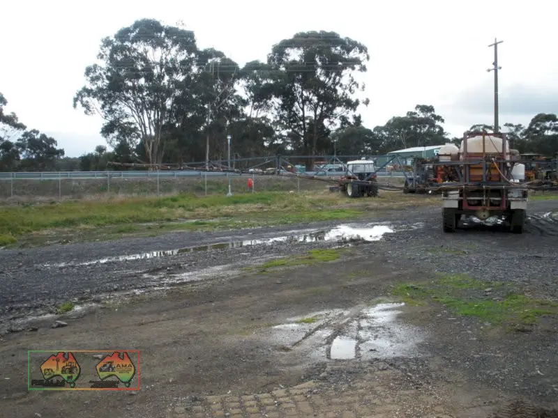 International 6x6 Spray truck - photo 12