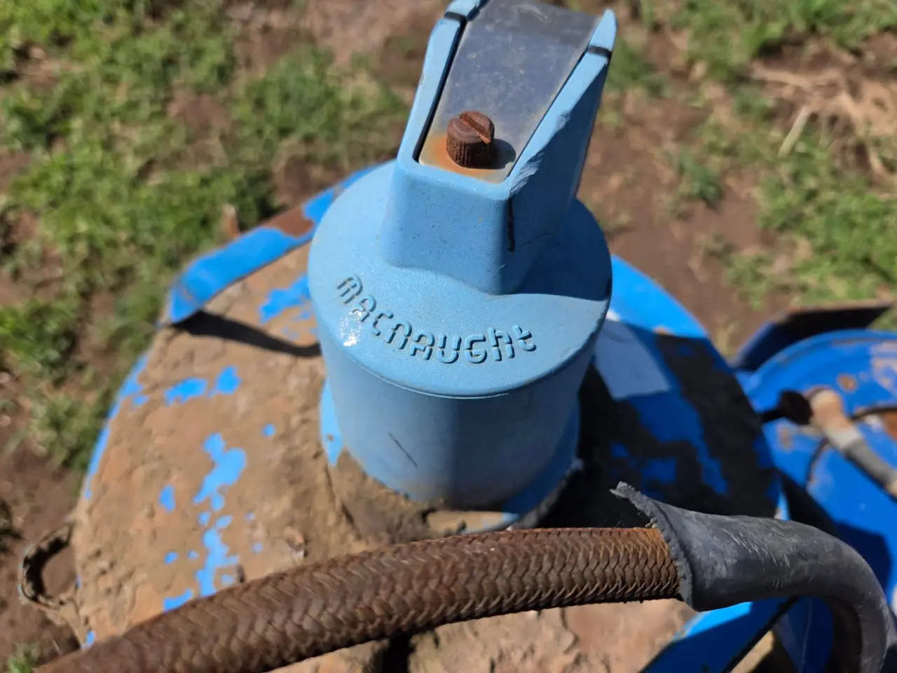 Used - 2x McNaught Pneumatic Grease Guns - photo 2