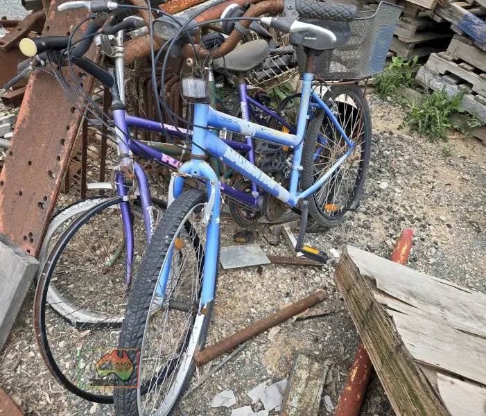 3x Bikes, 1x fold-up frame - photo 1