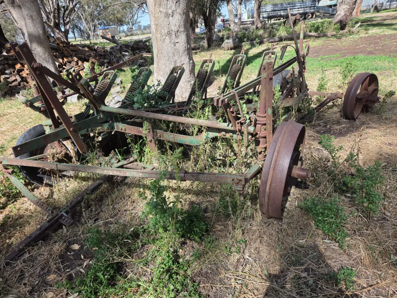 Used - John Shearer Royal 14 Plate One-way Disc Plough - photo 3