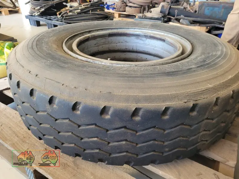 80R22.5 Recap on Steel Spider Rim - photo 1