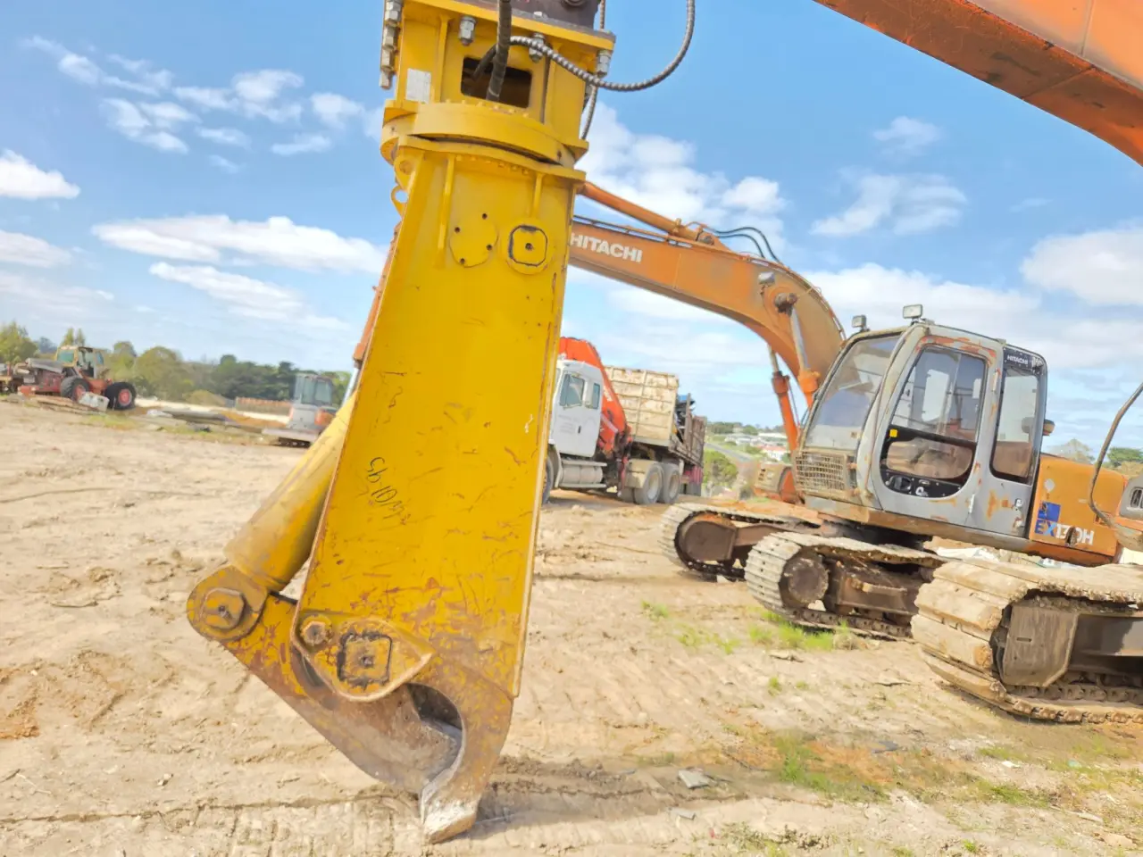 Hitachi ZX200 Excavator with Shear & Grab - photo 16