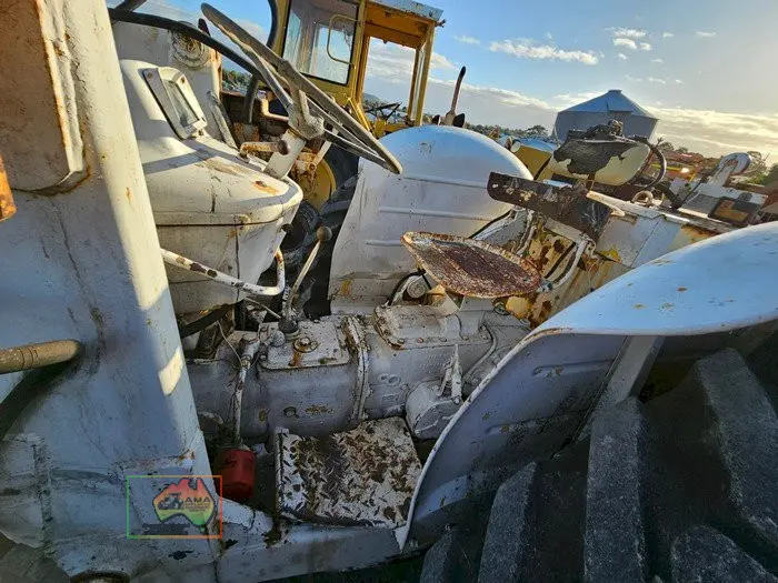 Ford Industrial Loader - photo 13