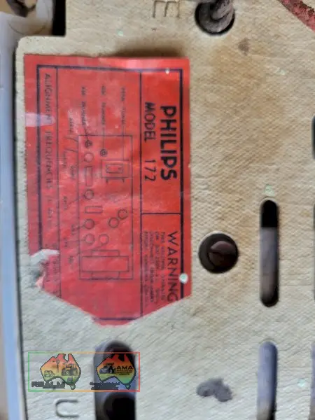 Collectors Phillips Radio (Good working cond.) - photo 4