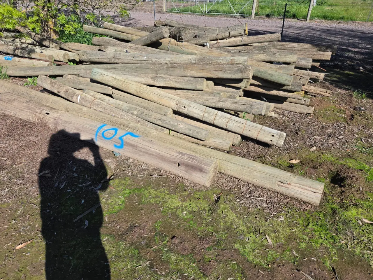 105x Assorted Pine Fence Posts - photo 2