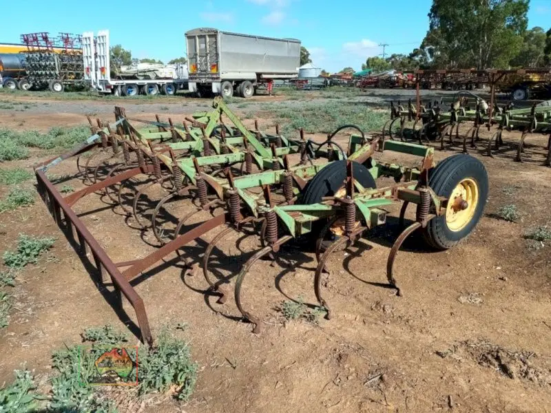 John Deere 1000 Cultivator - photo 5