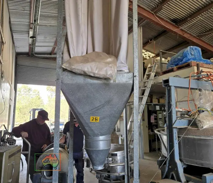Gravity fine dust sifter - photo 1
