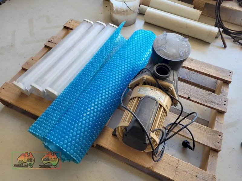 3x Fluro Lights & Bubble Wrap - photo 3