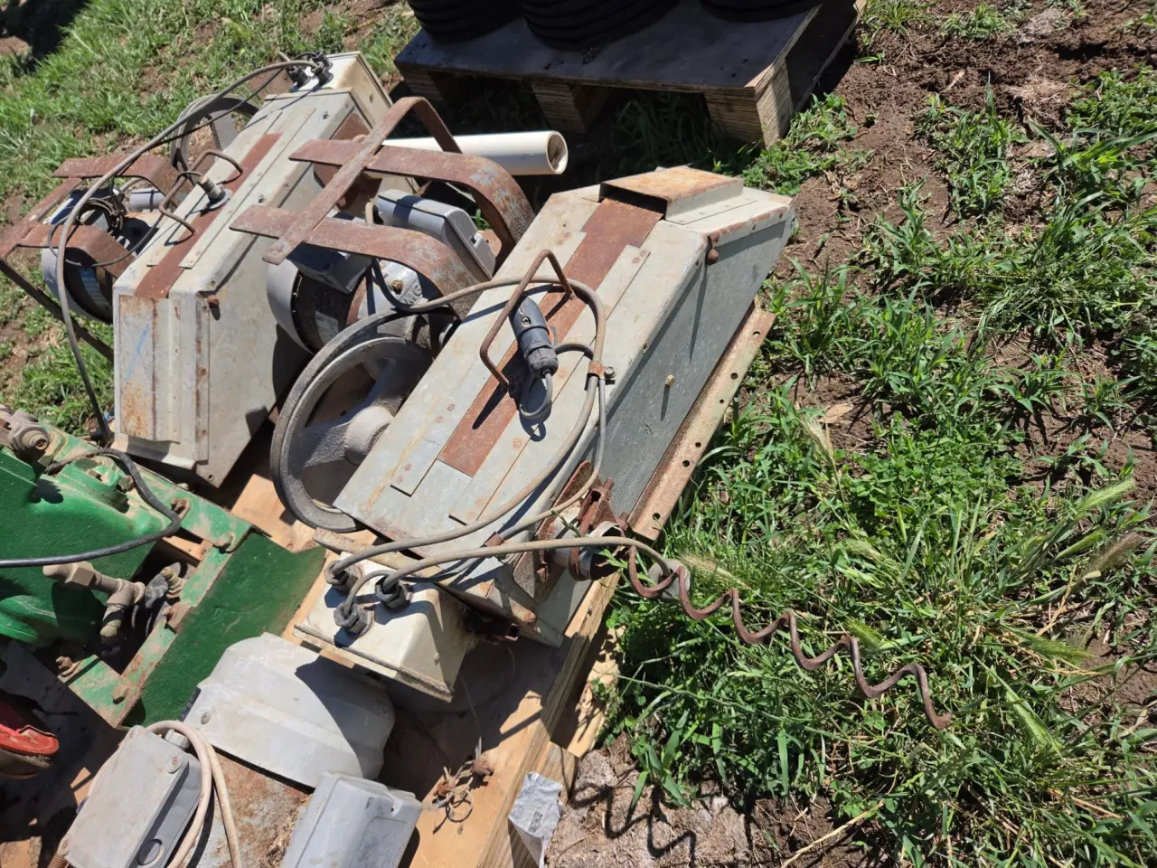 Used - 2x Worm Auger Drive Motors - photo 4