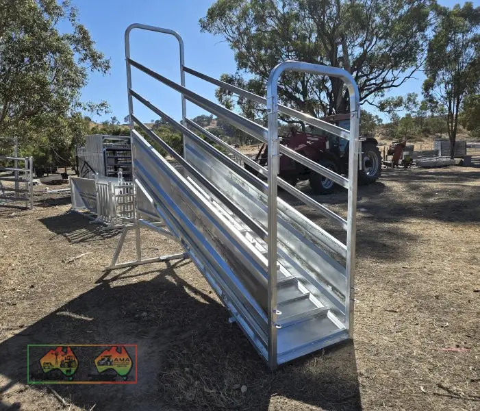 New Solid Steel Galv. Cattle Loading Ramp - photo 3