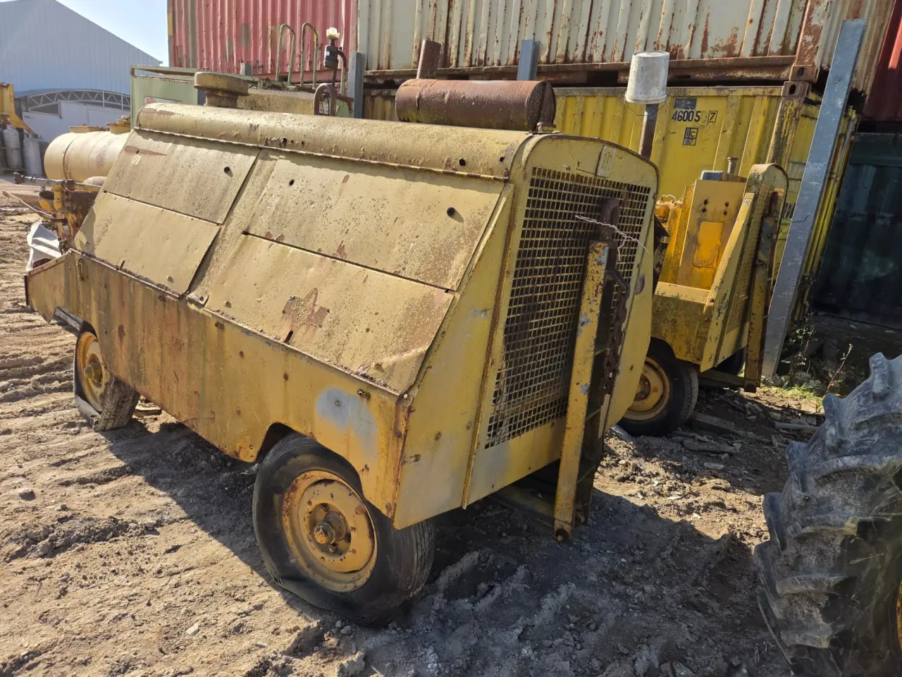 2x Industrial Compressors with 471 GM - photo 1