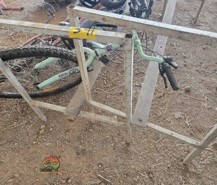 2x W/shop Bench Frames 150cm x 760(H) - photo 4