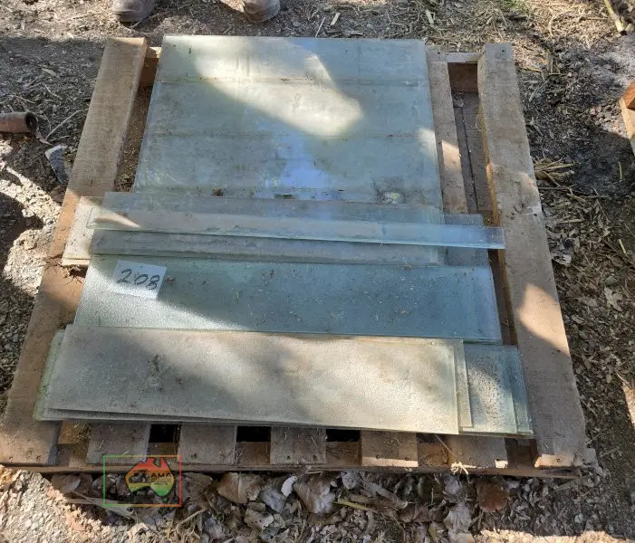 Assorted Glass Panels & Louvres - photo 3