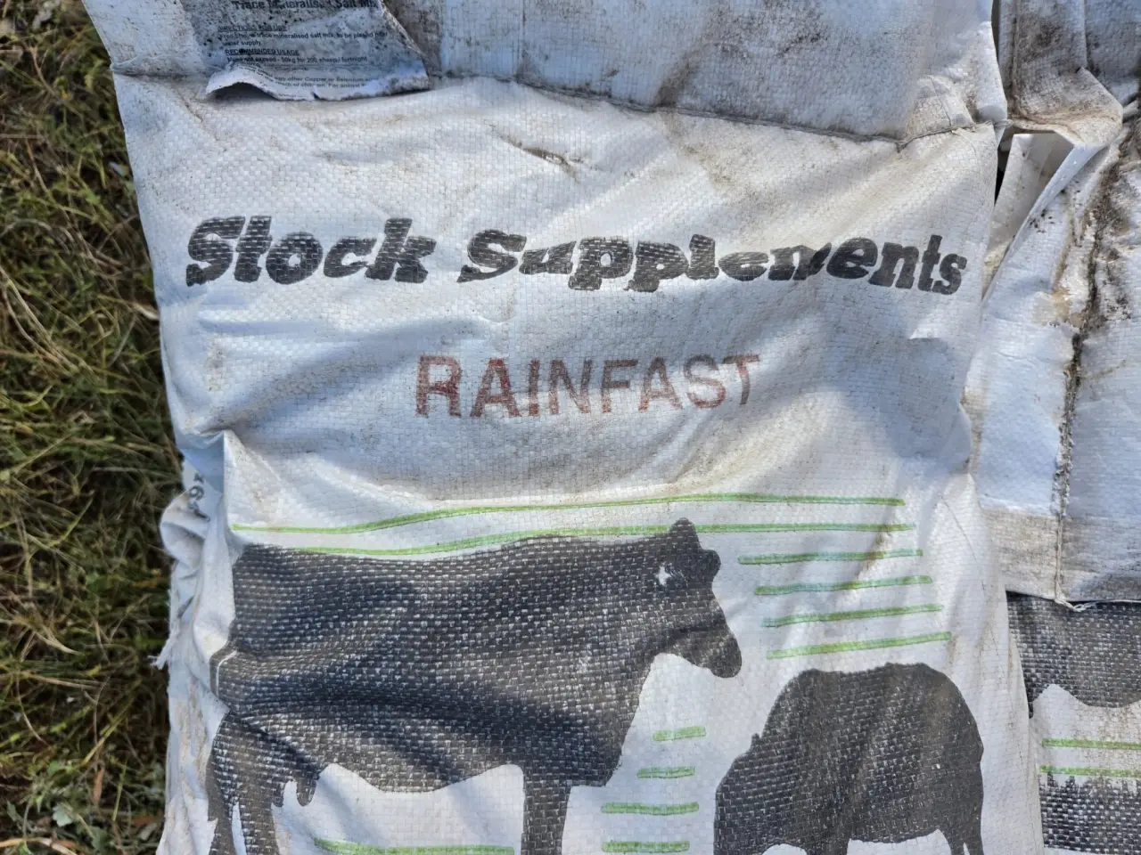 Used - 23x 25Kg Bags of Mineralised Salt Supplement - photo 3
