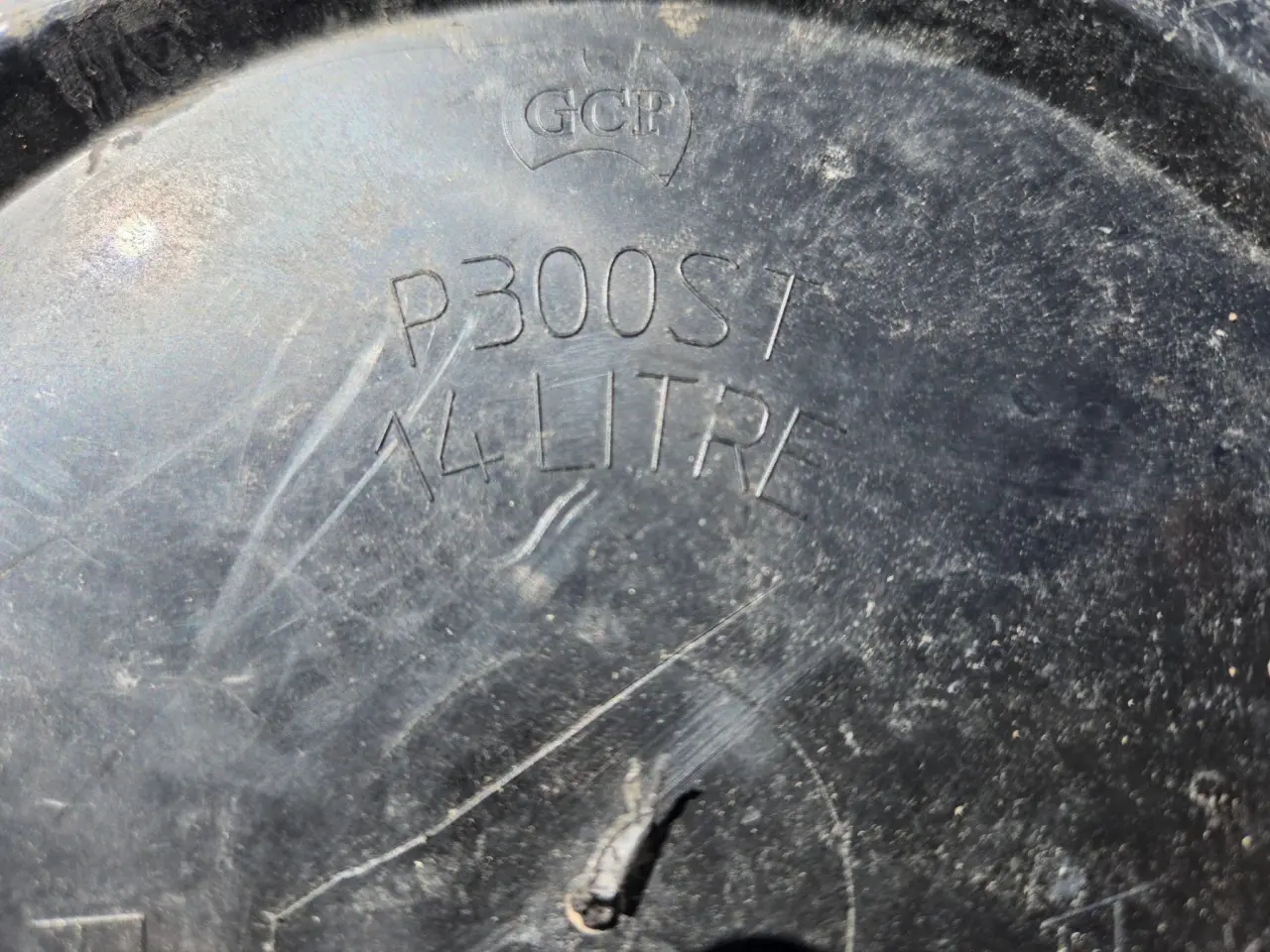 Used - Pallet of Poly 14 Ltr Plant Pots - photo 4